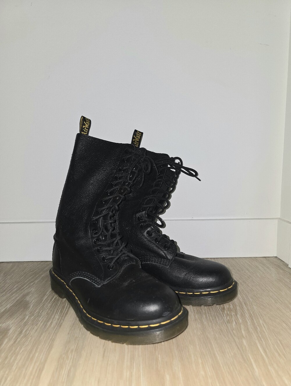 Dr. Martens 1B99